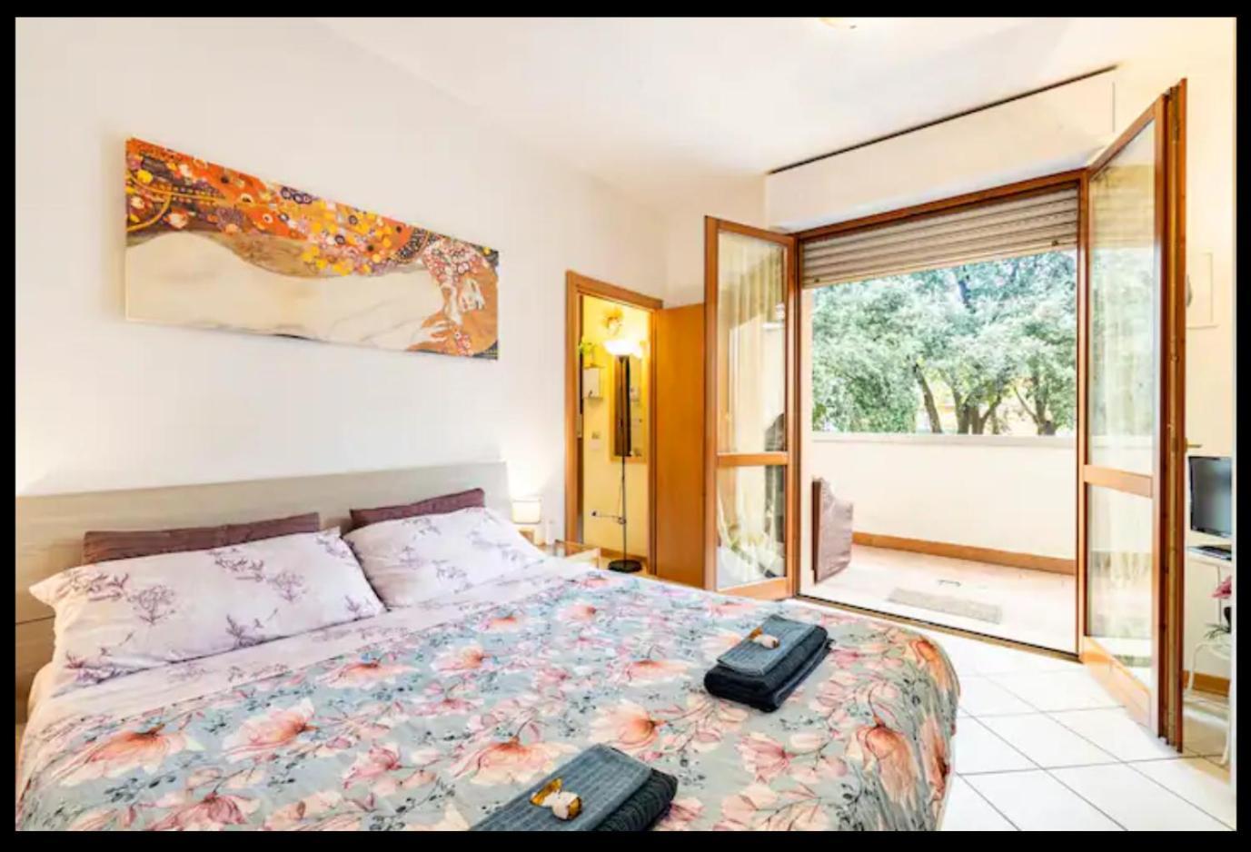Palazzo Wanny Free Parking & Terrace Apartment ฟลอเรนซ์ ภายนอก รูปภาพ