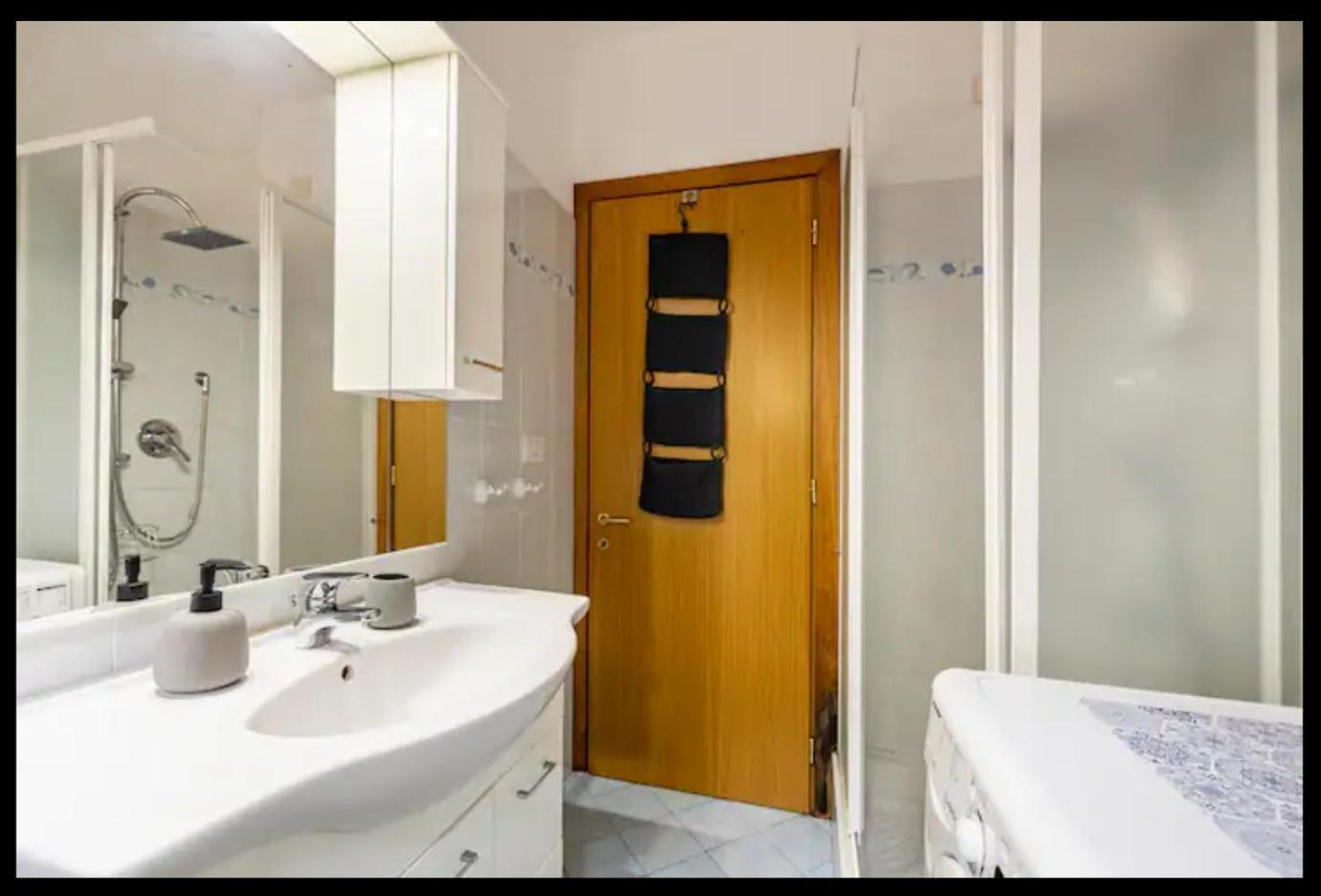 Palazzo Wanny Free Parking & Terrace Apartment ฟลอเรนซ์ ภายนอก รูปภาพ
